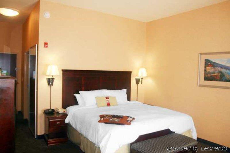 Hampton Inn & Suites Nacogdoches Room photo